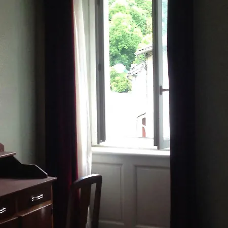 Couette-café La Maison Sur La Rivière *